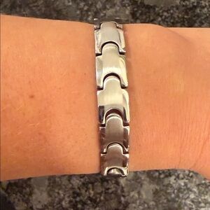 Stainless Steel 9inch Stylish Silver Bracelet unisex